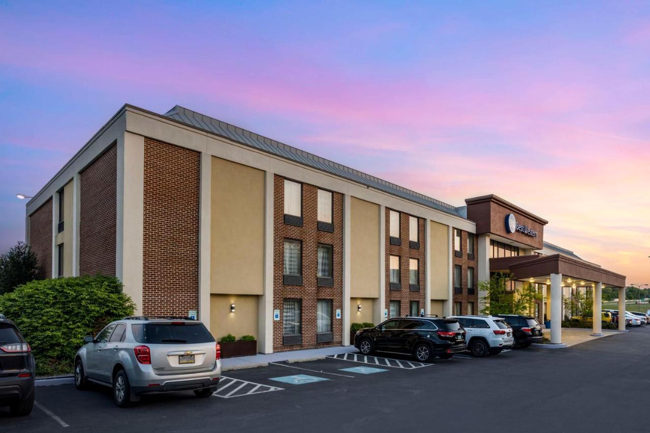 Best Western Harrisburg North Hotel Exterior photo