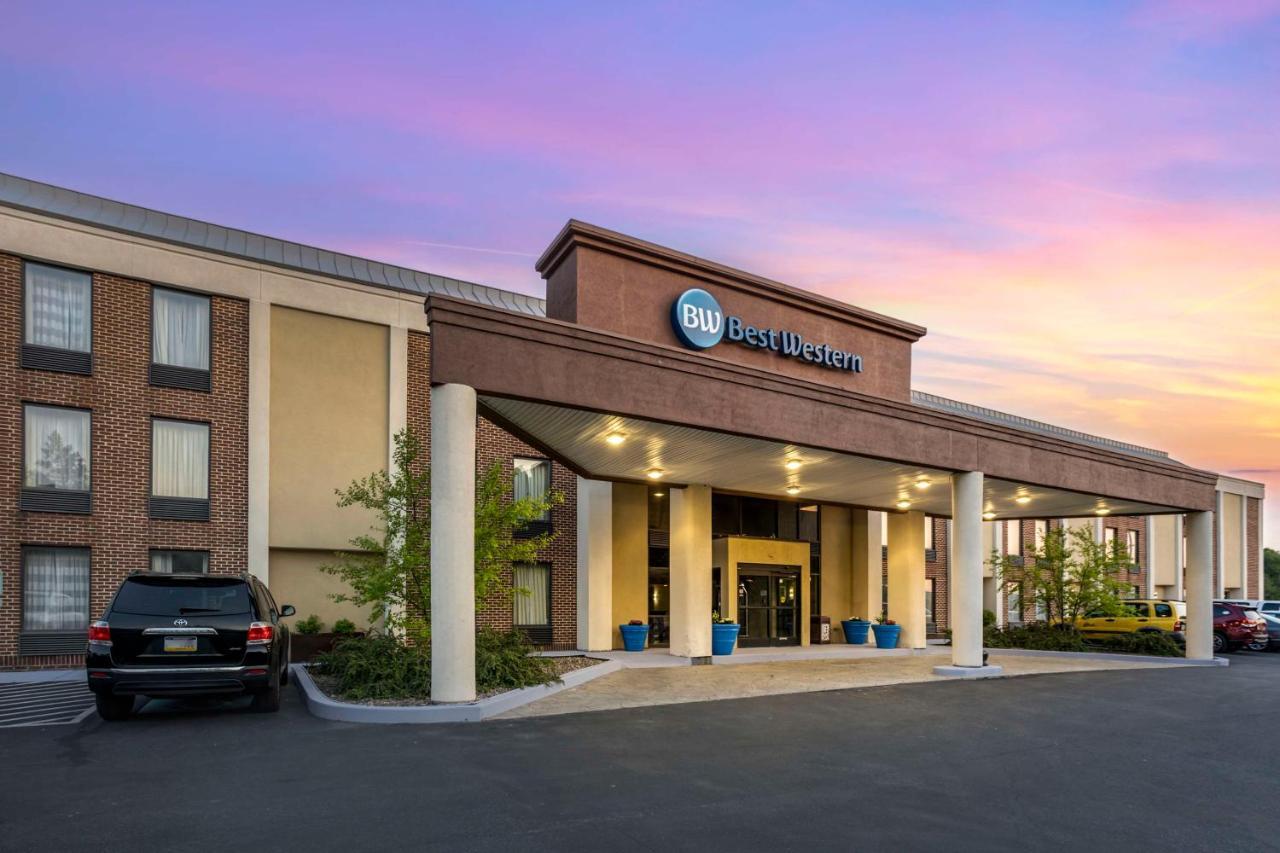 Best Western Harrisburg North Hotel Exterior photo