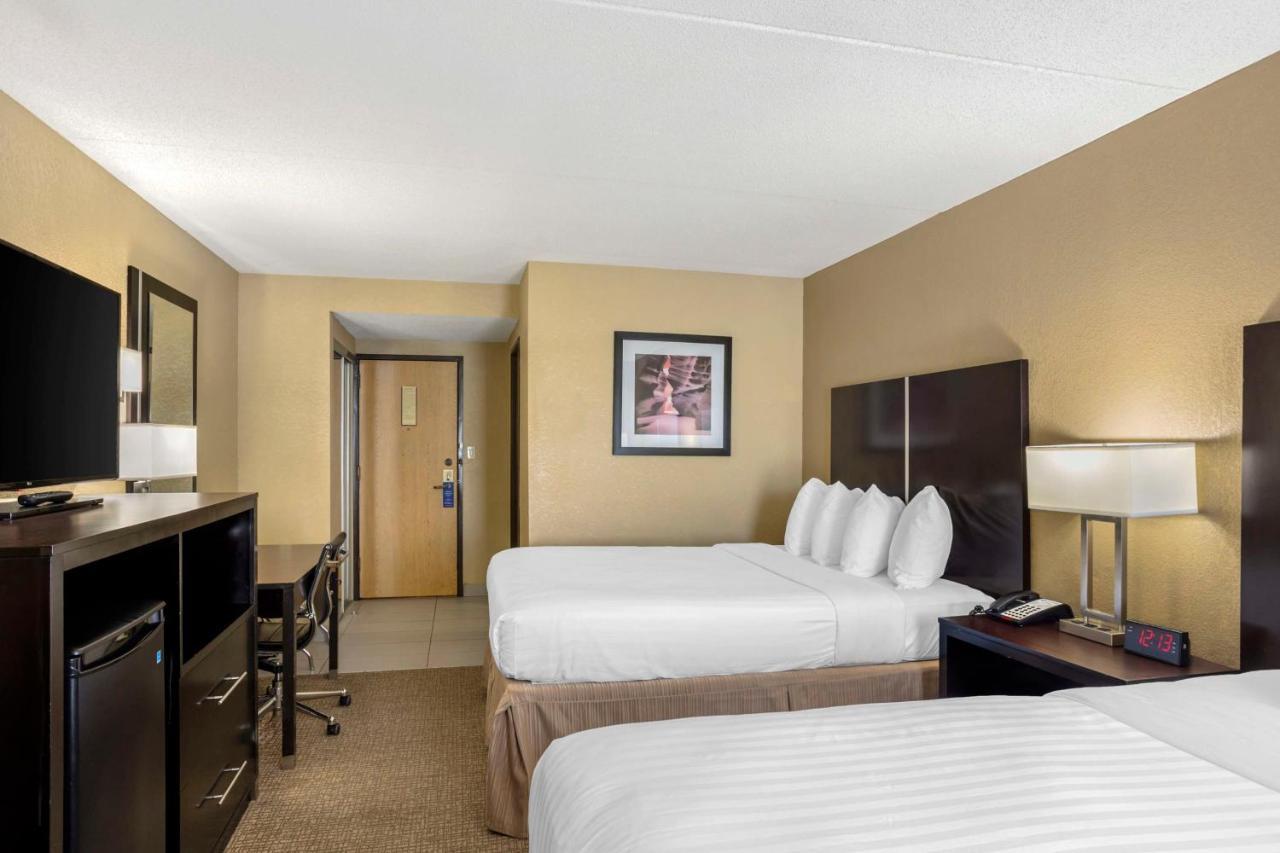 Best Western Harrisburg North Hotel Exterior photo
