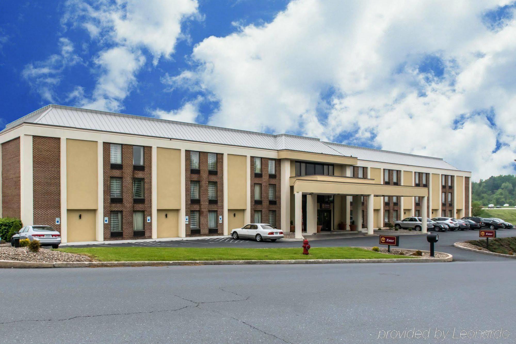 Best Western Harrisburg North Hotel Exterior photo