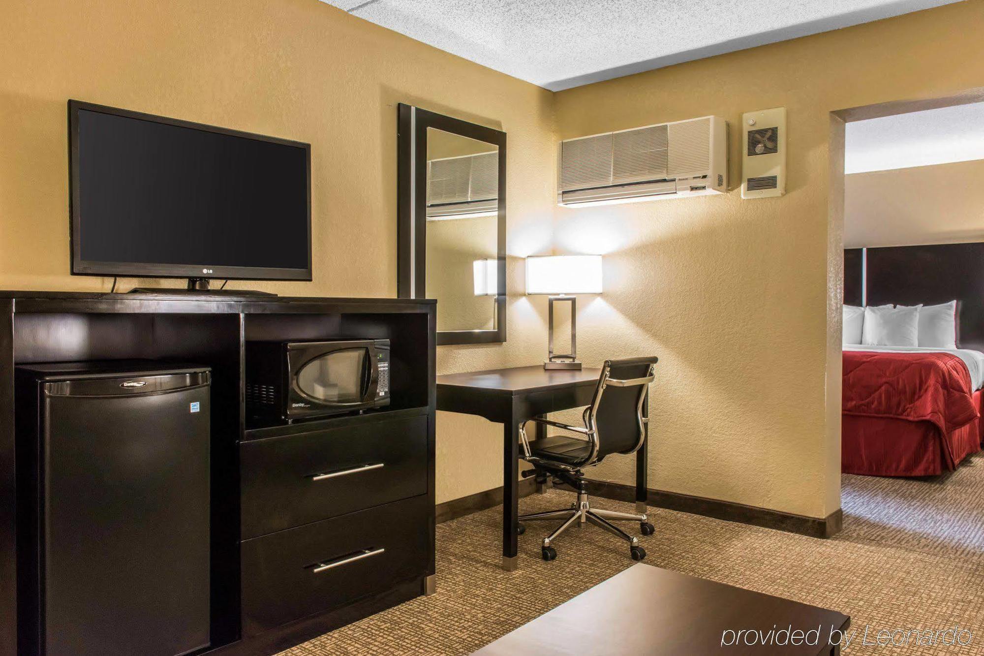 Best Western Harrisburg North Hotel Exterior photo