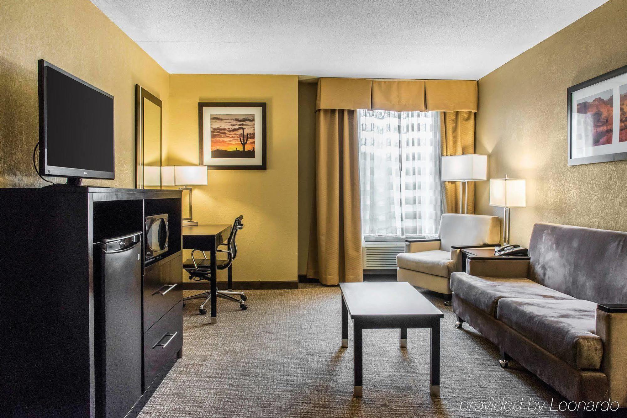 Best Western Harrisburg North Hotel Exterior photo
