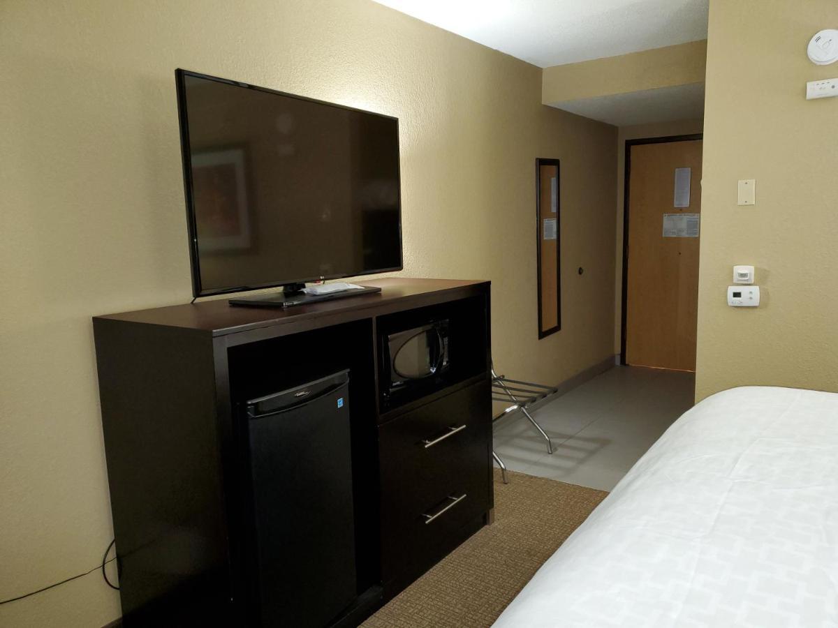 Best Western Harrisburg North Hotel Exterior photo